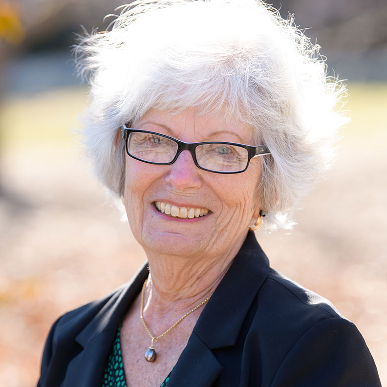 Jacque Hulslander, member of the Elmhurst University Alumni Association Board of Directors.