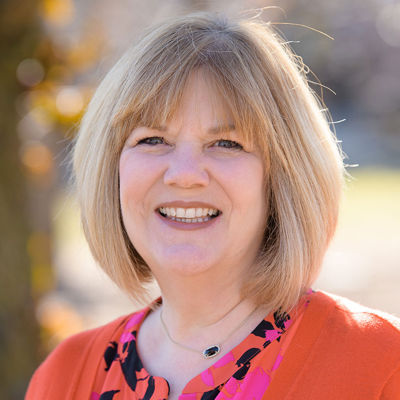 Lynda Nadkarni, member of the Elmhurst University Alumni Association Board of Directors.